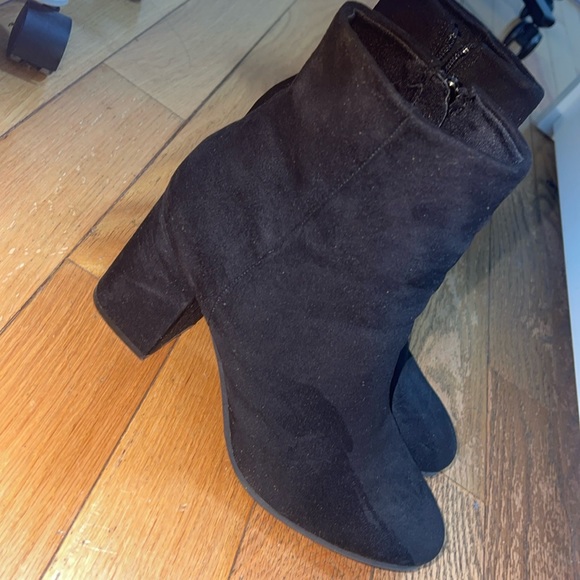 Qupid booties - Picture 1 of 3